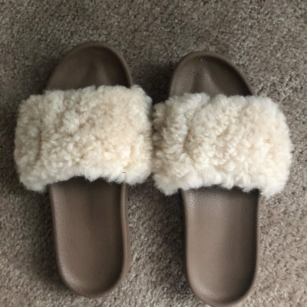 Ugg Slippers/Sandals